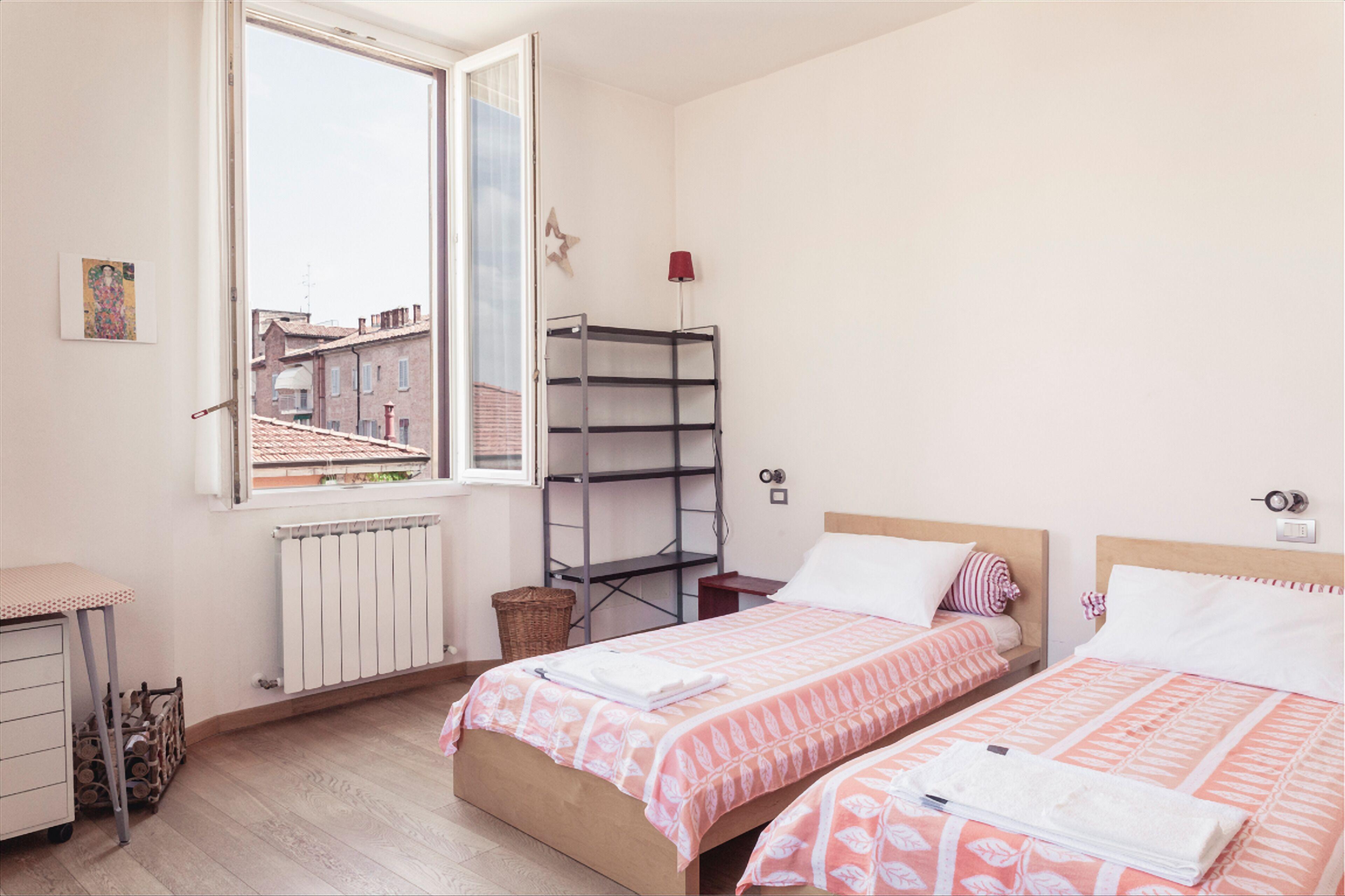 Guesthost - Skyline Central Apartment — Photos 2